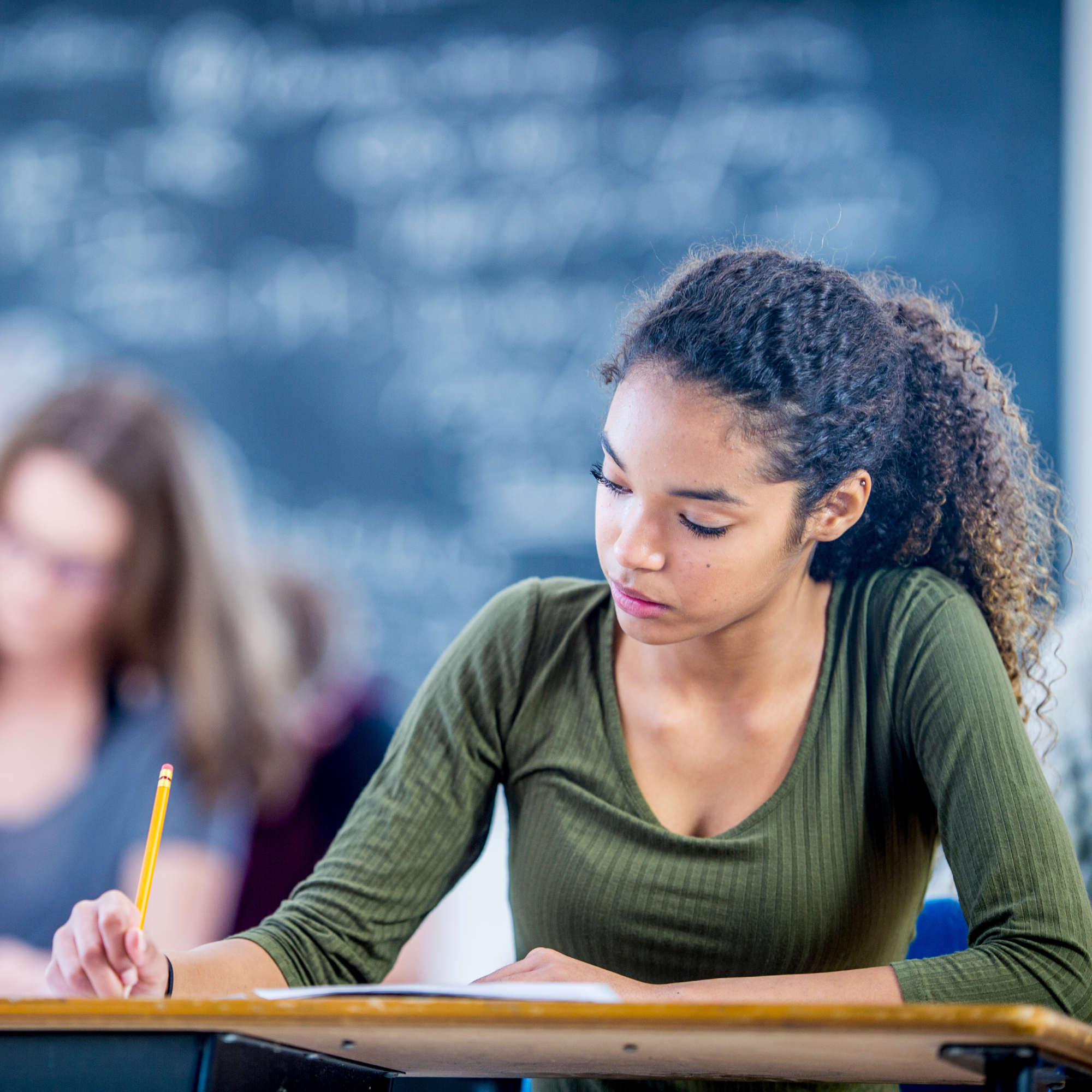 Qualifikationen Jugendlicher mit Migrationsgeschichte entstehen oft außerhalb der Schule